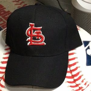 St. Louis Cardinals Men’s Black Adjustable Baseball Hat Cap